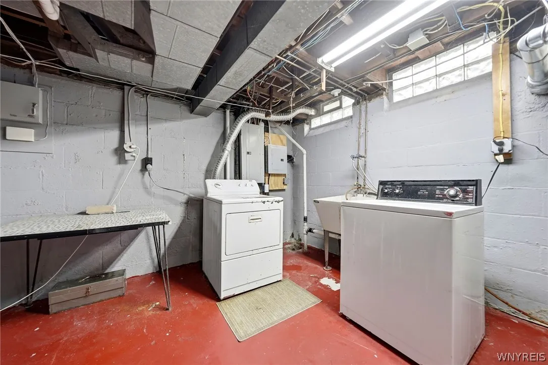 64 Grosvenor Road, Tonawanda, New York 14223, Tonawanda, New York 14223, 4 Bedroom Bedrooms, 10 Room Rooms,1 BathroomBathrooms,Residential,For Sale,64 Grosvenor Road, Tonawanda, New York 14223,0,B1718583