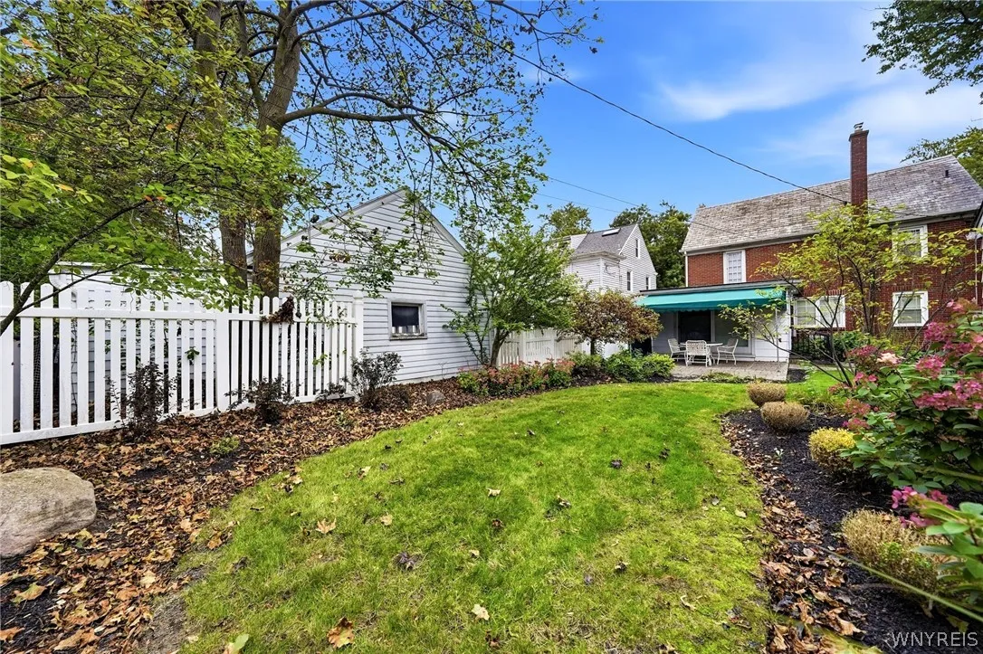 64 Grosvenor Road, Tonawanda, New York 14223, Tonawanda, New York 14223, 4 Bedroom Bedrooms, 10 Room Rooms,1 BathroomBathrooms,Residential,For Sale,64 Grosvenor Road, Tonawanda, New York 14223,0,B1718583