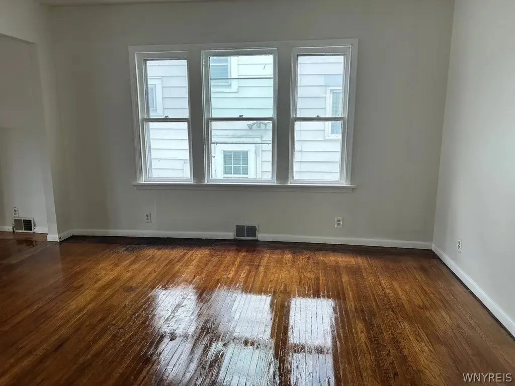 380 Colvin Avenue, Buffalo, New York 14216, Buffalo, New York 14216, 3 Bedroom Bedrooms, 6 Room Rooms,1 BathroomBathrooms,Residential Lease,For Rent,380 Colvin Avenue, Buffalo, New York 14216,0,B1718764