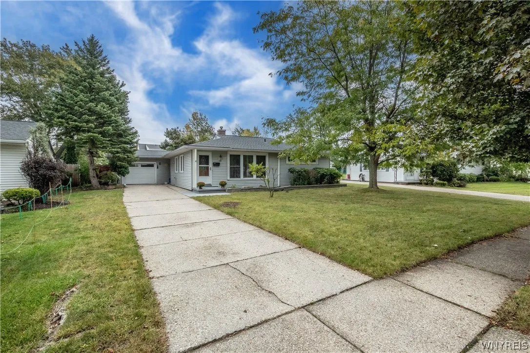 39 Mapleview Drive, Amherst, New York 14226, Amherst, New York 14226, 3 Bedroom Bedrooms, 6 Room Rooms,1 BathroomBathrooms,Residential,For Sale,39 Mapleview Drive, Amherst, New York 14226,0,B1718684