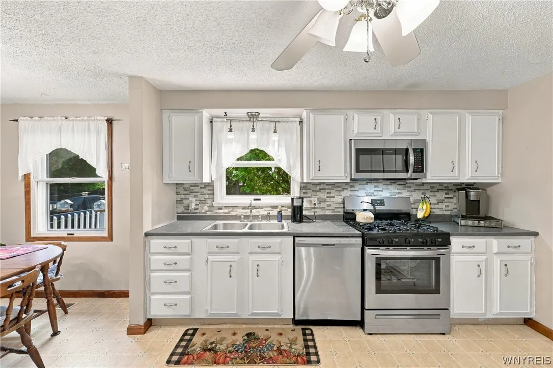 Kitchen Includes Appliances Plus Washer and Dryer Stay