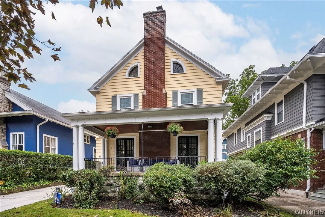 40 Jewett Parkway, Buffalo, New York 14214, Buffalo, New York 14214, 3 Bedroom Bedrooms, 12 Room Rooms,2 BathroomBathrooms,Residential,For Sale,40 Jewett Parkway, Buffalo, New York 14214,0,B1718380