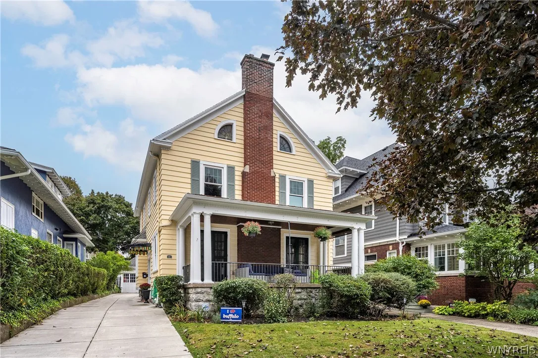 40 Jewett Parkway, Buffalo, New York 14214, Buffalo, New York 14214, 3 Bedroom Bedrooms, 12 Room Rooms,2 BathroomBathrooms,Residential,For Sale,40 Jewett Parkway, Buffalo, New York 14214,0,B1718380
