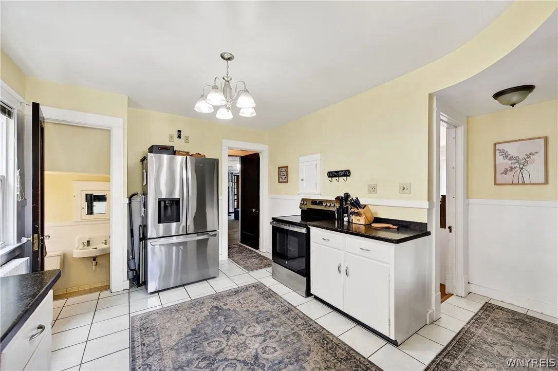 40 Jewett Parkway, Buffalo, New York 14214, Buffalo, New York 14214, 3 Bedroom Bedrooms, 12 Room Rooms,2 BathroomBathrooms,Residential,For Sale,40 Jewett Parkway, Buffalo, New York 14214,0,B1718380