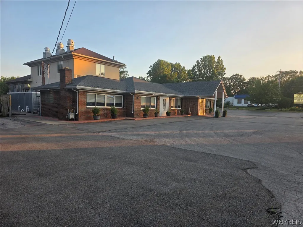 9415 Main Street, Clarence, New York 14031, Clarence, New York 14031, ,Commercial Lease,For Rent,9415 Main Street, Clarence, New York 14031,0,B1718748