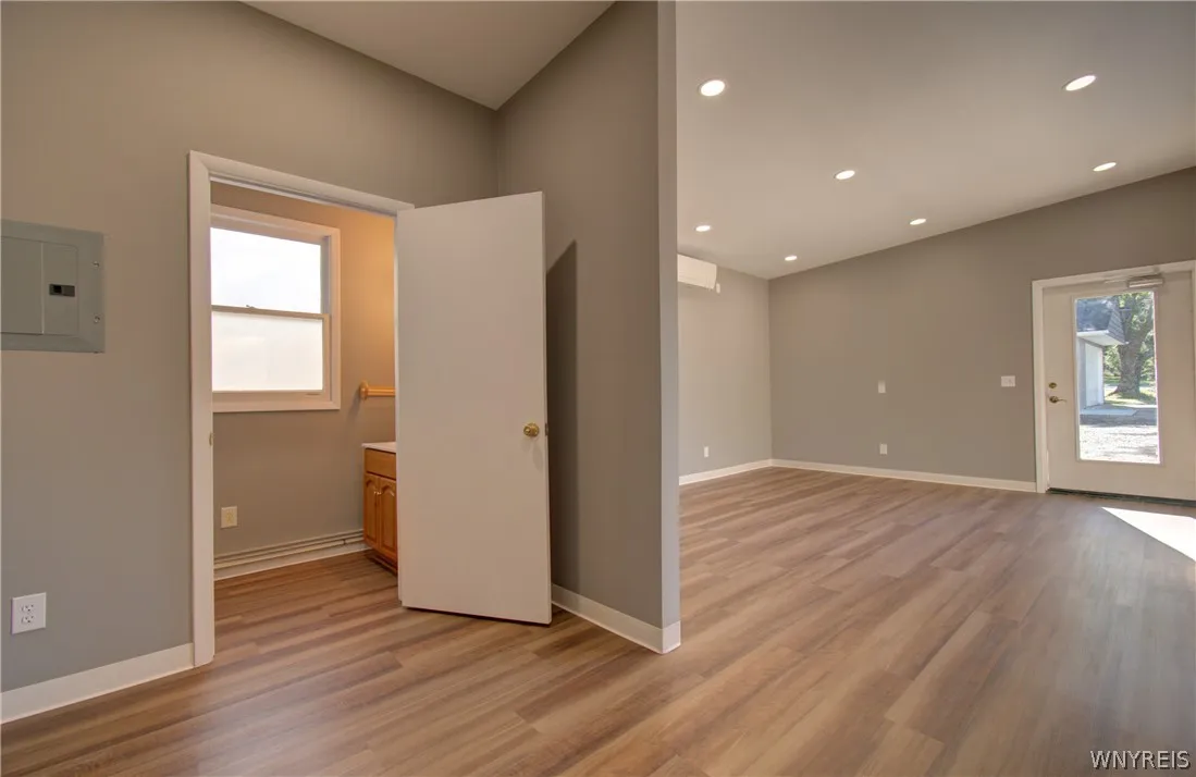 Commercial Space/Studio/Office