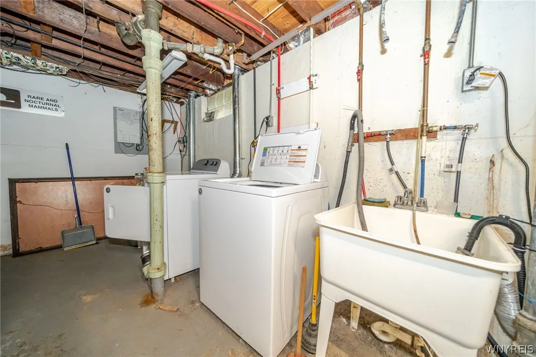 256 Englewood Avenue, Buffalo, New York 14214, Buffalo, New York 14214, 4 Bedroom Bedrooms, ,2 BathroomBathrooms,Residential,For Sale,256 Englewood Avenue, Buffalo, New York 14214,0,B1718970