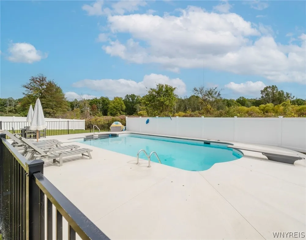 62 Windham Court, Grand Island, New York 14072, Grand Island, New York 14072, 4 Bedroom Bedrooms, 15 Room Rooms,2 BathroomBathrooms,Residential,For Sale,62 Windham Court, Grand Island, New York 14072,0,B1718437