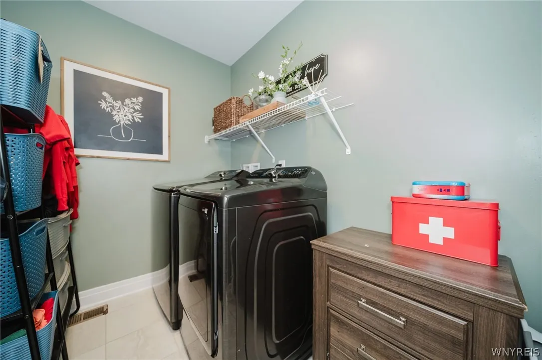62 Windham Court, Grand Island, New York 14072, Grand Island, New York 14072, 4 Bedroom Bedrooms, 15 Room Rooms,2 BathroomBathrooms,Residential,For Sale,62 Windham Court, Grand Island, New York 14072,0,B1718437