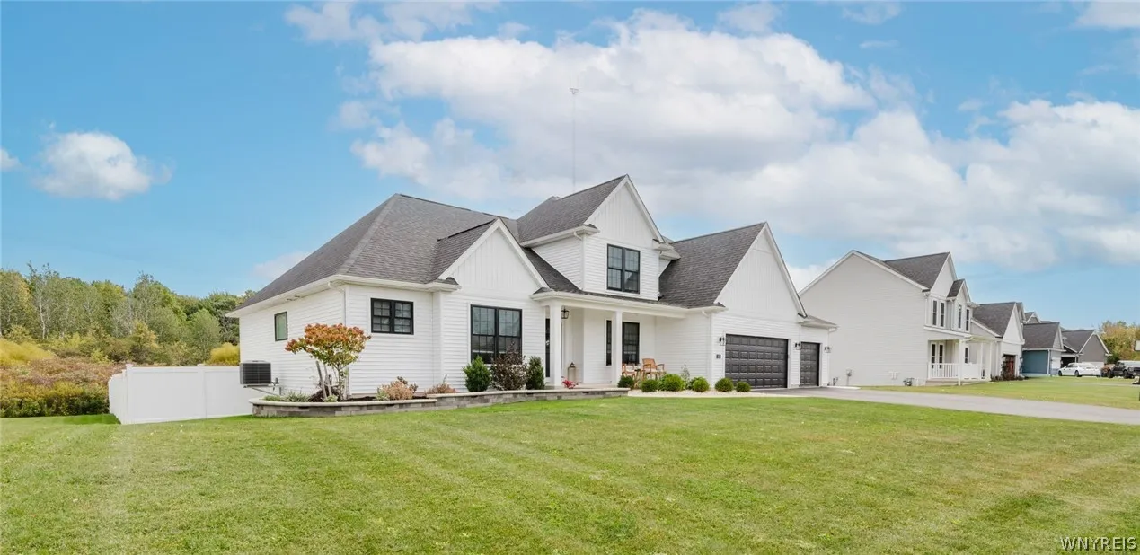 62 Windham Court, Grand Island, New York 14072, Grand Island, New York 14072, 4 Bedroom Bedrooms, 15 Room Rooms,2 BathroomBathrooms,Residential,For Sale,62 Windham Court, Grand Island, New York 14072,0,B1718437