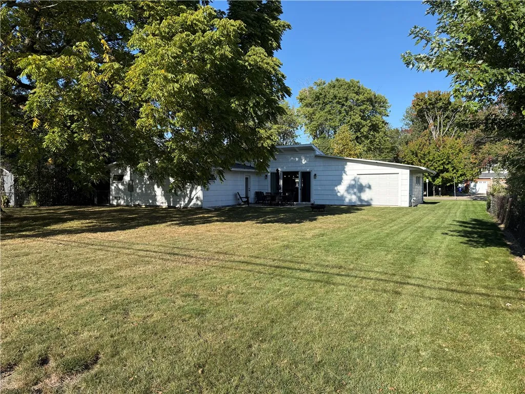 1579 Lakeview Road, Hamburg, New York 14085, Hamburg, New York 14085, 2 Bedroom Bedrooms, 6 Room Rooms,1 BathroomBathrooms,Residential,For Sale,1579 Lakeview Road, Hamburg, New York 14085,0,R1719184