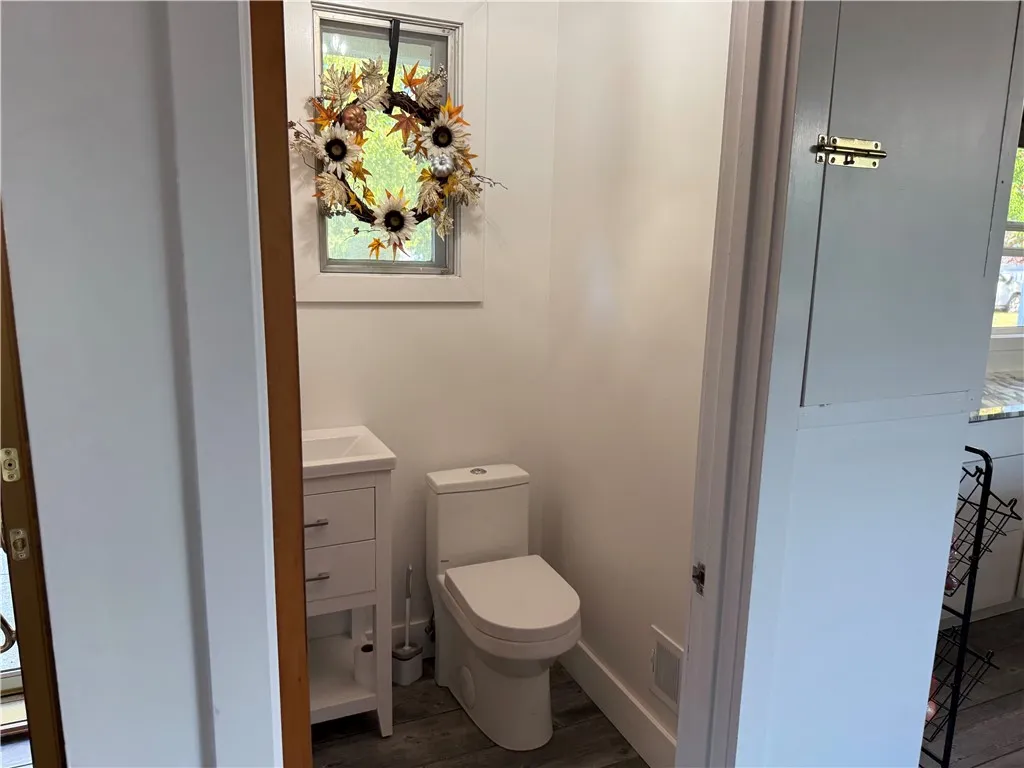 1579 Lakeview Road, Hamburg, New York 14085, Hamburg, New York 14085, 2 Bedroom Bedrooms, 6 Room Rooms,1 BathroomBathrooms,Residential,For Sale,1579 Lakeview Road, Hamburg, New York 14085,0,R1719184