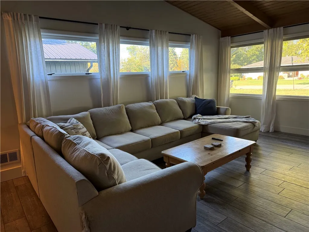 1579 Lakeview Road, Hamburg, New York 14085, Hamburg, New York 14085, 2 Bedroom Bedrooms, 6 Room Rooms,1 BathroomBathrooms,Residential,For Sale,1579 Lakeview Road, Hamburg, New York 14085,0,R1719184