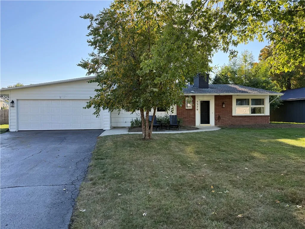 1579 Lakeview Road, Hamburg, New York 14085, Hamburg, New York 14085, 2 Bedroom Bedrooms, 6 Room Rooms,1 BathroomBathrooms,Residential,For Sale,1579 Lakeview Road, Hamburg, New York 14085,0,R1719184