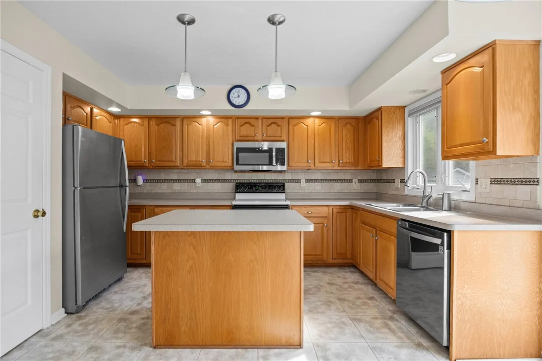 25 Acorn Valley Trl, Ogden, New York 14624, Ogden, New York 14624, 3 Bedroom Bedrooms, 6 Room Rooms,2 BathroomBathrooms,Residential,For Sale,25 Acorn Valley Trl, Ogden, New York 14624,0,R1718419