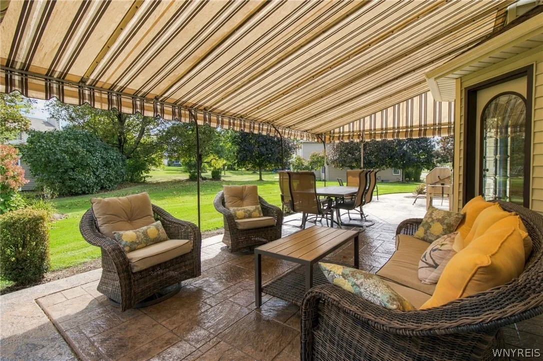 5470 Country Club Lane, Hamburg, New York 14075, Hamburg, New York 14075, 4 Bedroom Bedrooms, 10 Room Rooms,3 BathroomBathrooms,Residential,For Sale,5470 Country Club Lane, Hamburg, New York 14075,0,B1718958