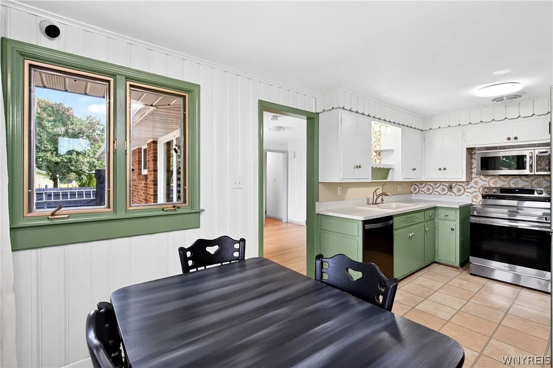 3 Hazel Court, Orchard Park, New York 14224, Orchard Park, New York 14224, 3 Bedroom Bedrooms, 6 Room Rooms,1 BathroomBathrooms,Residential,For Sale,3 Hazel Court, Orchard Park, New York 14224,0,B1718980