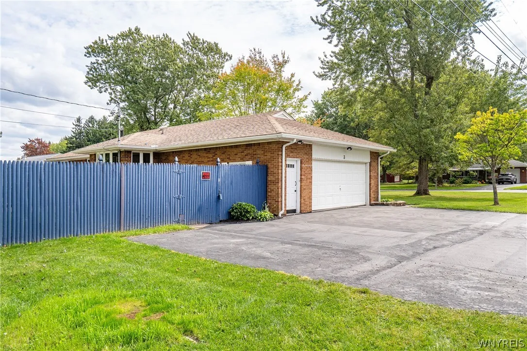 3 Hazel Court, Orchard Park, New York 14224, Orchard Park, New York 14224, 3 Bedroom Bedrooms, 6 Room Rooms,1 BathroomBathrooms,Residential,For Sale,3 Hazel Court, Orchard Park, New York 14224,0,B1718980