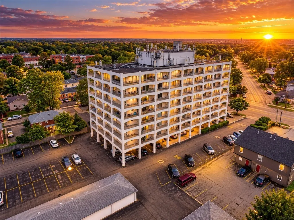 5854 Main Street 501, Amherst, New York 14221, Amherst, New York 14221, 2 Bedroom Bedrooms, 6 Room Rooms,1 BathroomBathrooms,Residential,For Sale,5854 Main Street 501, Amherst, New York 14221,0,R1719088