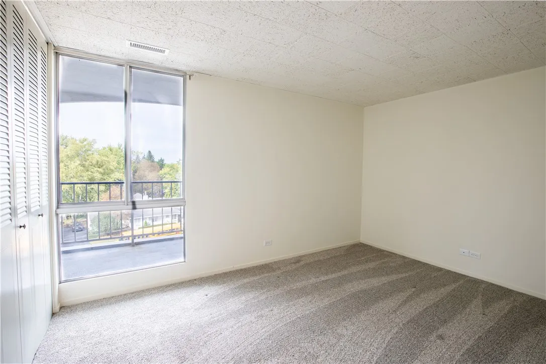 5854 Main Street 501, Amherst, New York 14221, Amherst, New York 14221, 2 Bedroom Bedrooms, 6 Room Rooms,1 BathroomBathrooms,Residential,For Sale,5854 Main Street 501, Amherst, New York 14221,0,R1719088