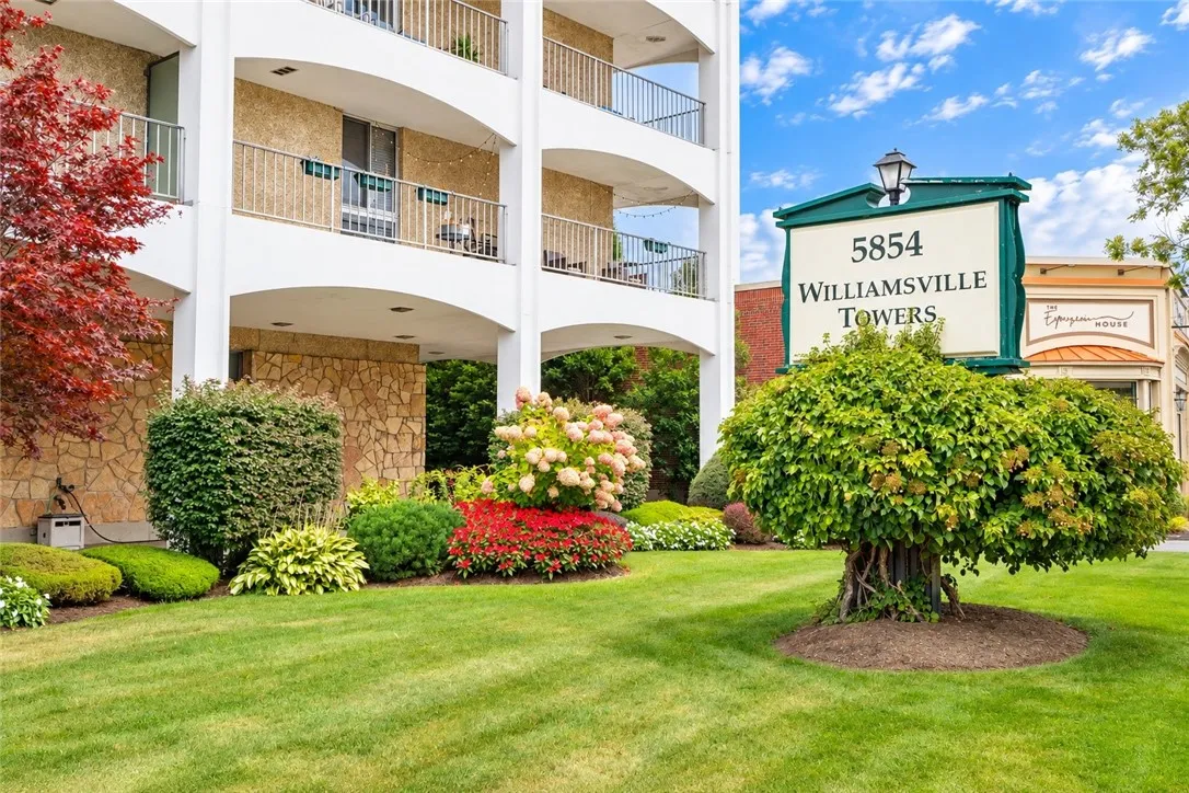 5854 Main Street 501, Amherst, New York 14221, Amherst, New York 14221, 2 Bedroom Bedrooms, 6 Room Rooms,1 BathroomBathrooms,Residential,For Sale,5854 Main Street 501, Amherst, New York 14221,0,R1719088