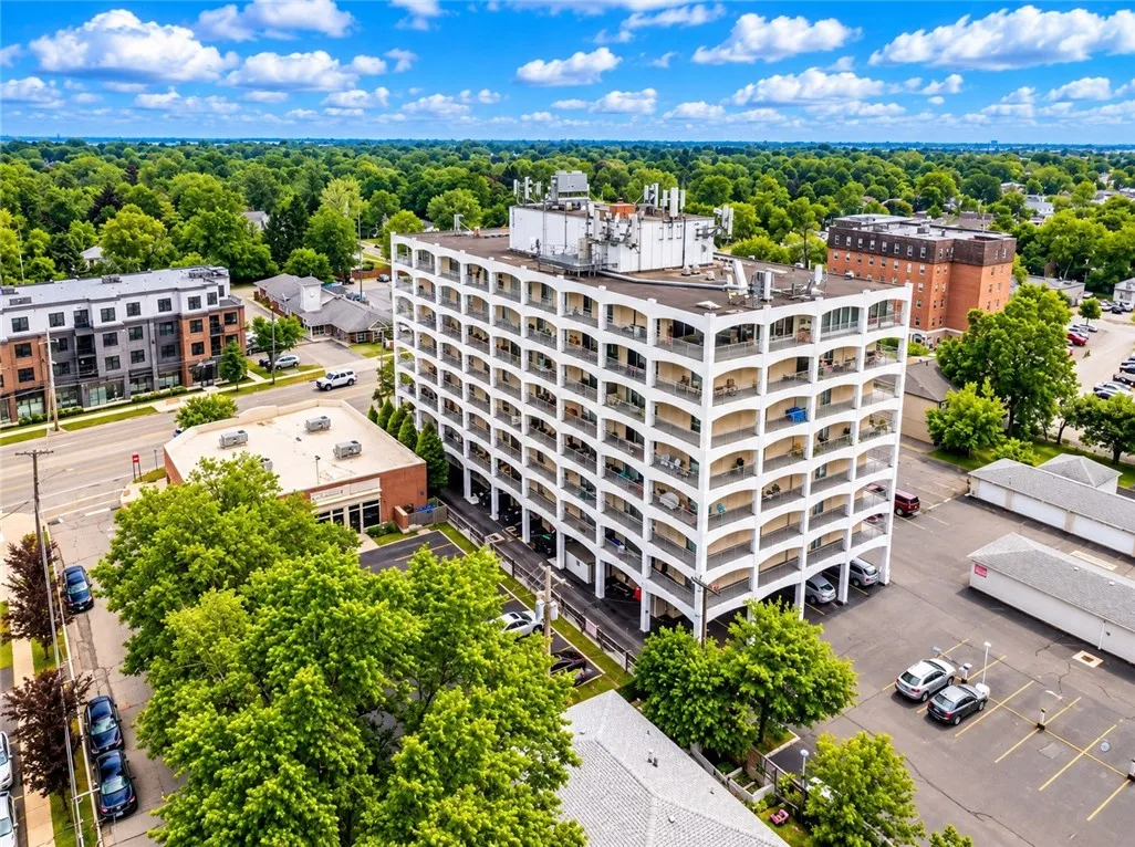 5854 Main Street 501, Amherst, New York 14221, Amherst, New York 14221, 2 Bedroom Bedrooms, 6 Room Rooms,1 BathroomBathrooms,Residential,For Sale,5854 Main Street 501, Amherst, New York 14221,0,R1719088