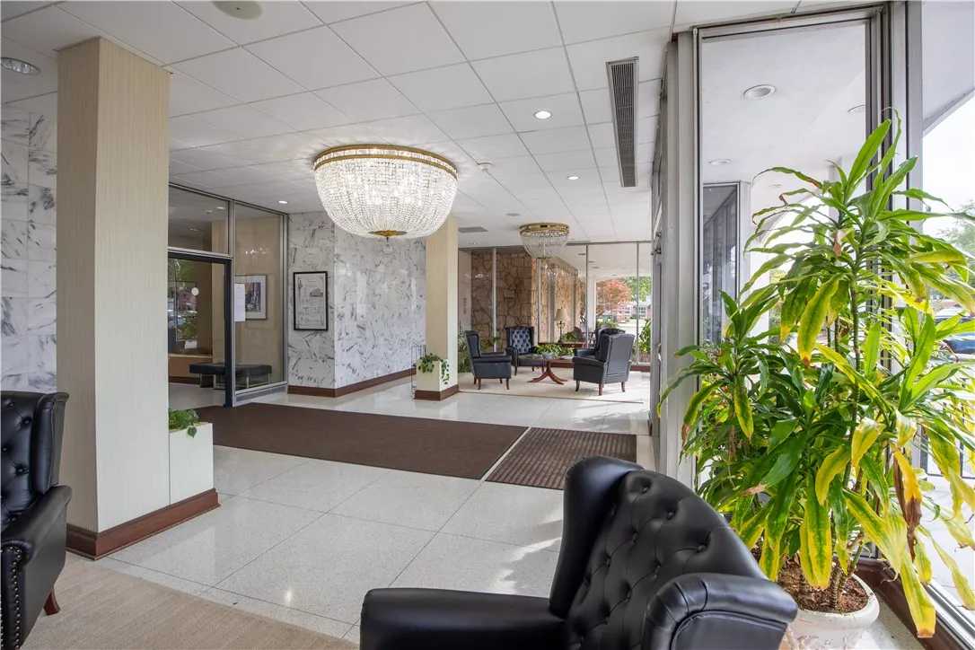 5854 Main Street 501, Amherst, New York 14221, Amherst, New York 14221, 2 Bedroom Bedrooms, 6 Room Rooms,1 BathroomBathrooms,Residential,For Sale,5854 Main Street 501, Amherst, New York 14221,0,R1719088