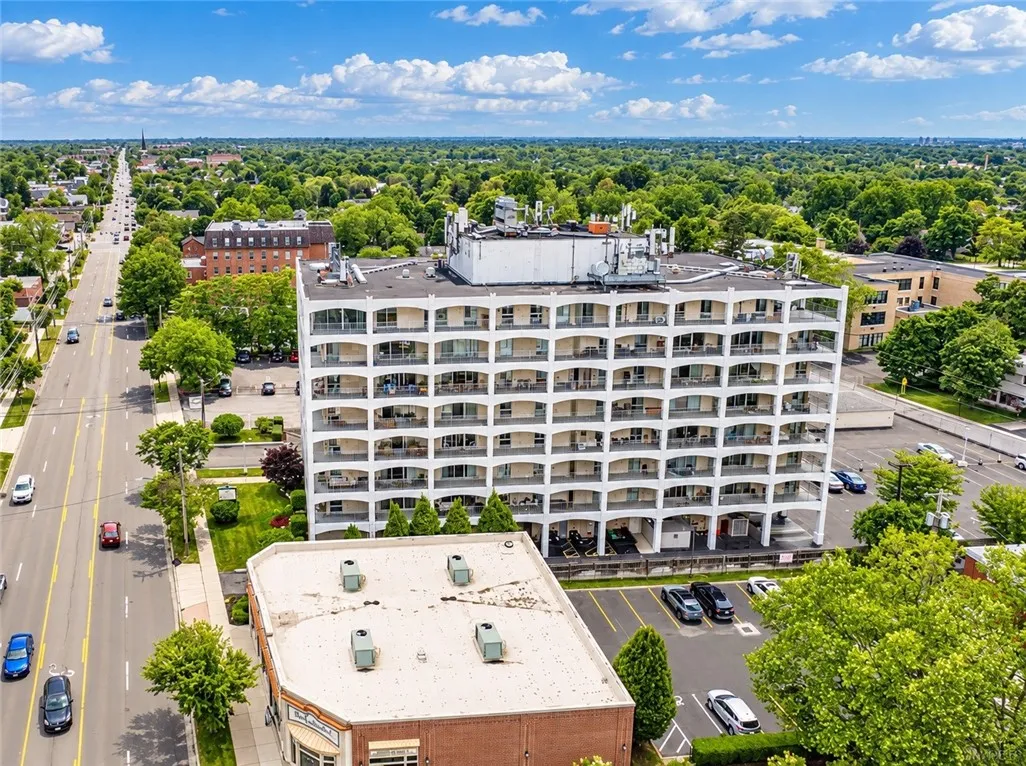 5854 Main Street 501, Amherst, New York 14221, Amherst, New York 14221, 2 Bedroom Bedrooms, 6 Room Rooms,1 BathroomBathrooms,Residential,For Sale,5854 Main Street 501, Amherst, New York 14221,0,R1719088