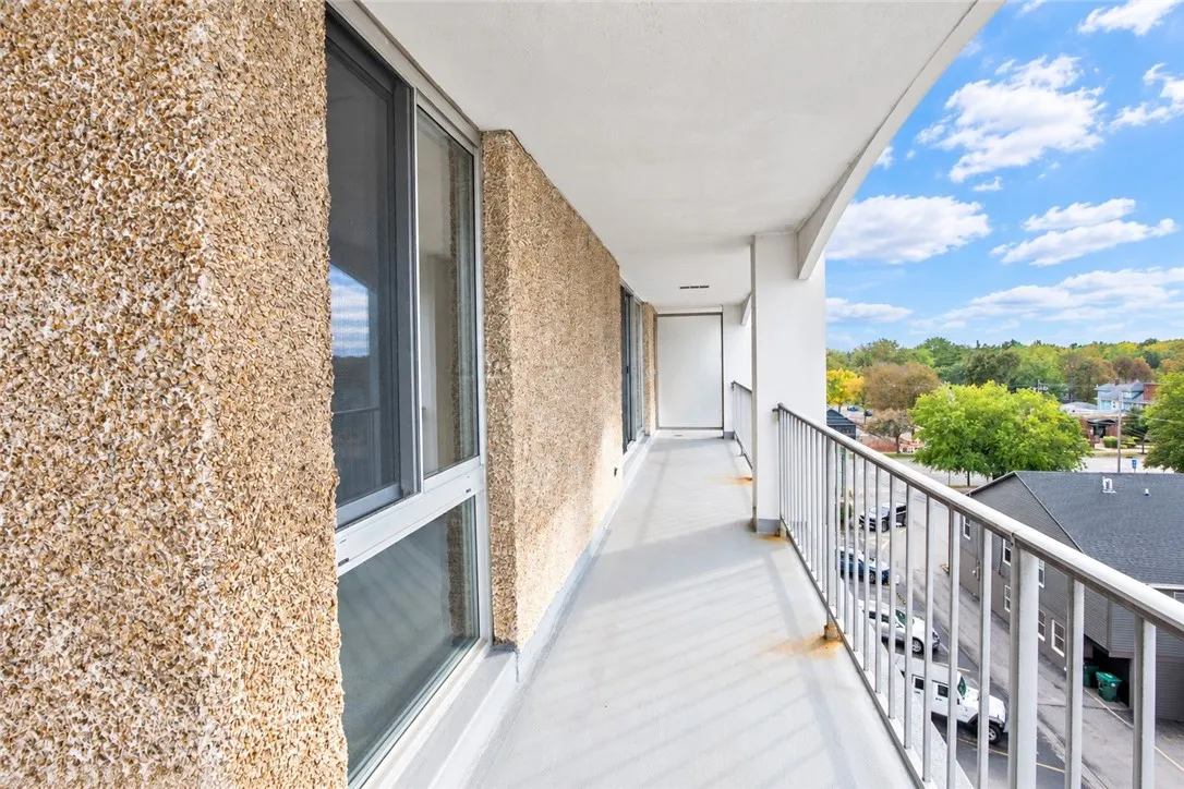 5854 Main Street 501, Amherst, New York 14221, Amherst, New York 14221, 2 Bedroom Bedrooms, 6 Room Rooms,1 BathroomBathrooms,Residential,For Sale,5854 Main Street 501, Amherst, New York 14221,0,R1719088
