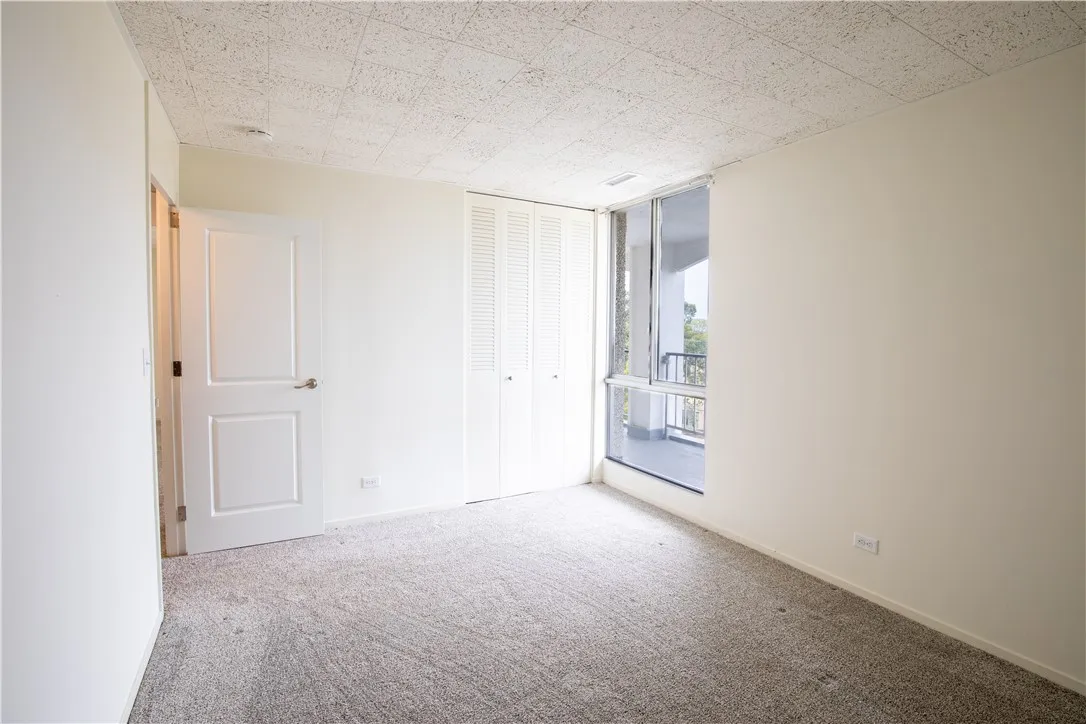 5854 Main Street 501, Amherst, New York 14221, Amherst, New York 14221, 2 Bedroom Bedrooms, 6 Room Rooms,1 BathroomBathrooms,Residential,For Sale,5854 Main Street 501, Amherst, New York 14221,0,R1719088