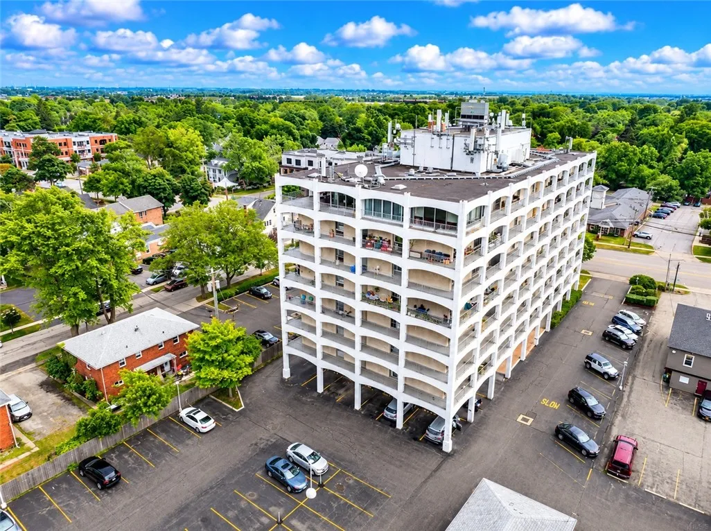 5854 Main Street 501, Amherst, New York 14221, Amherst, New York 14221, 2 Bedroom Bedrooms, 6 Room Rooms,1 BathroomBathrooms,Residential,For Sale,5854 Main Street 501, Amherst, New York 14221,0,R1719088