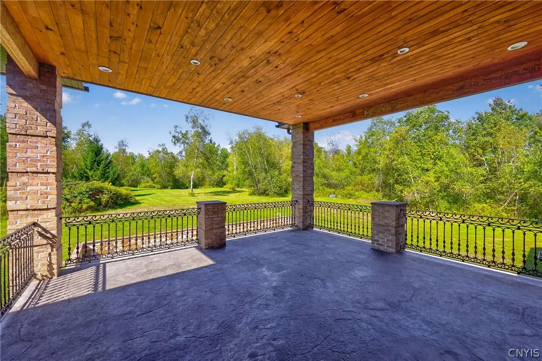 6701 Sutliff Road, Whitestown, New York 13492, Whitestown, New York 13492, 5 Bedroom Bedrooms, 20 Room Rooms,4 BathroomBathrooms,Residential,For Sale,6701 Sutliff Road, Whitestown, New York 13492,0,S1713427