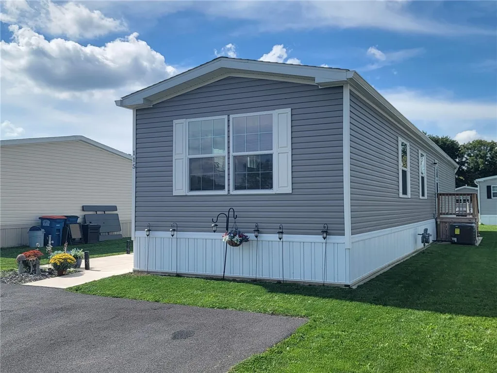 115 Briarwood Drive, Brutus, New York 13166, Brutus, New York 13166, 2 Bedroom Bedrooms, 4 Room Rooms,2 BathroomBathrooms,Residential,For Sale,115 Briarwood Drive, Brutus, New York 13166,0,R1719319
