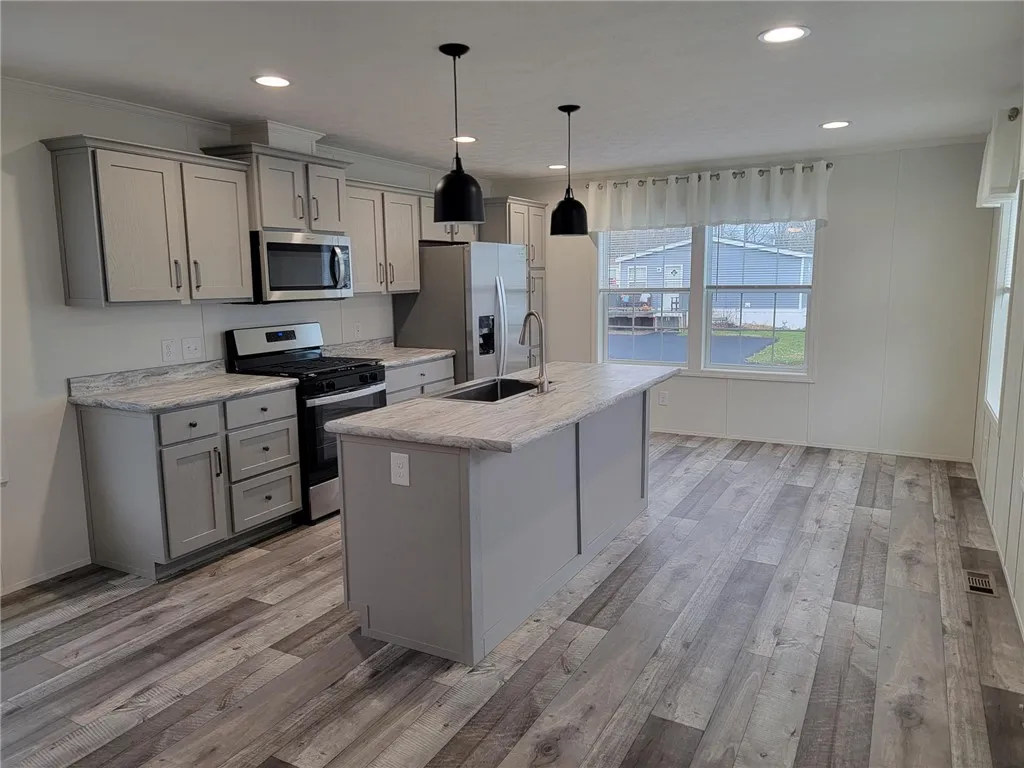 115 Briarwood Drive, Brutus, New York 13166, Brutus, New York 13166, 2 Bedroom Bedrooms, 4 Room Rooms,2 BathroomBathrooms,Residential,For Sale,115 Briarwood Drive, Brutus, New York 13166,0,R1719319