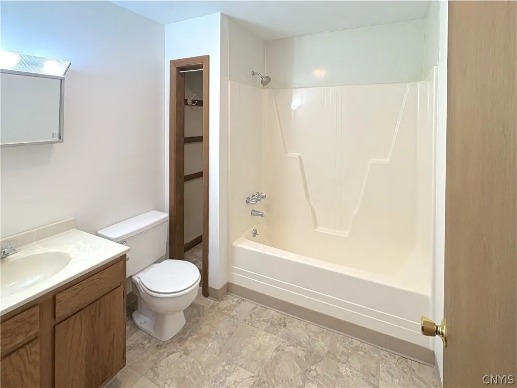 55 White Street, Kirkland, New York 13323, Kirkland, New York 13323, 2 Bedroom Bedrooms, 5 Room Rooms,1 BathroomBathrooms,Residential Lease,For Rent,55 White Street, Kirkland, New York 13323,0,S1719314