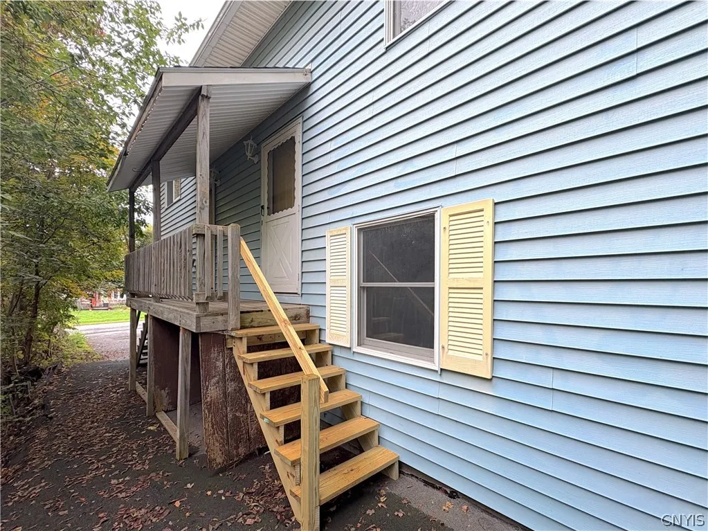55 White Street, Kirkland, New York 13323, Kirkland, New York 13323, 2 Bedroom Bedrooms, 5 Room Rooms,1 BathroomBathrooms,Residential Lease,For Rent,55 White Street, Kirkland, New York 13323,0,S1719314