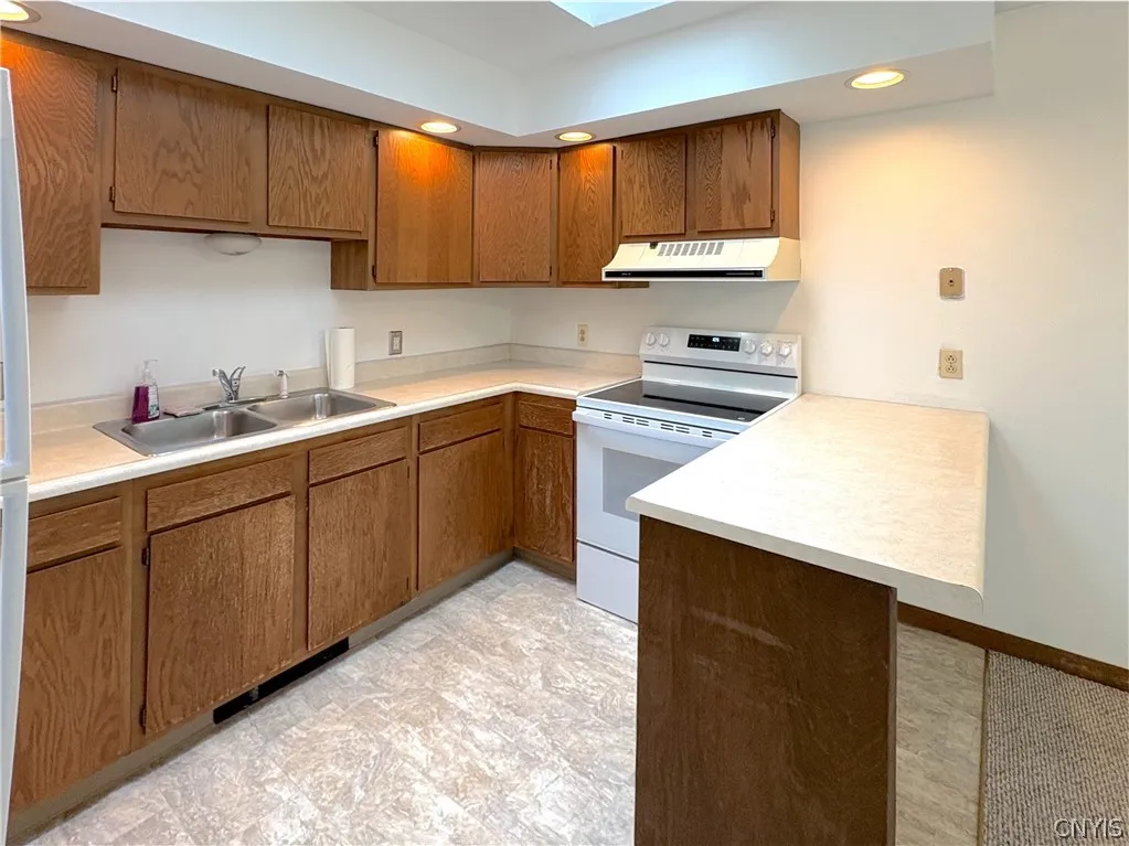 55 White Street, Kirkland, New York 13323, Kirkland, New York 13323, 2 Bedroom Bedrooms, 5 Room Rooms,1 BathroomBathrooms,Residential Lease,For Rent,55 White Street, Kirkland, New York 13323,0,S1719314