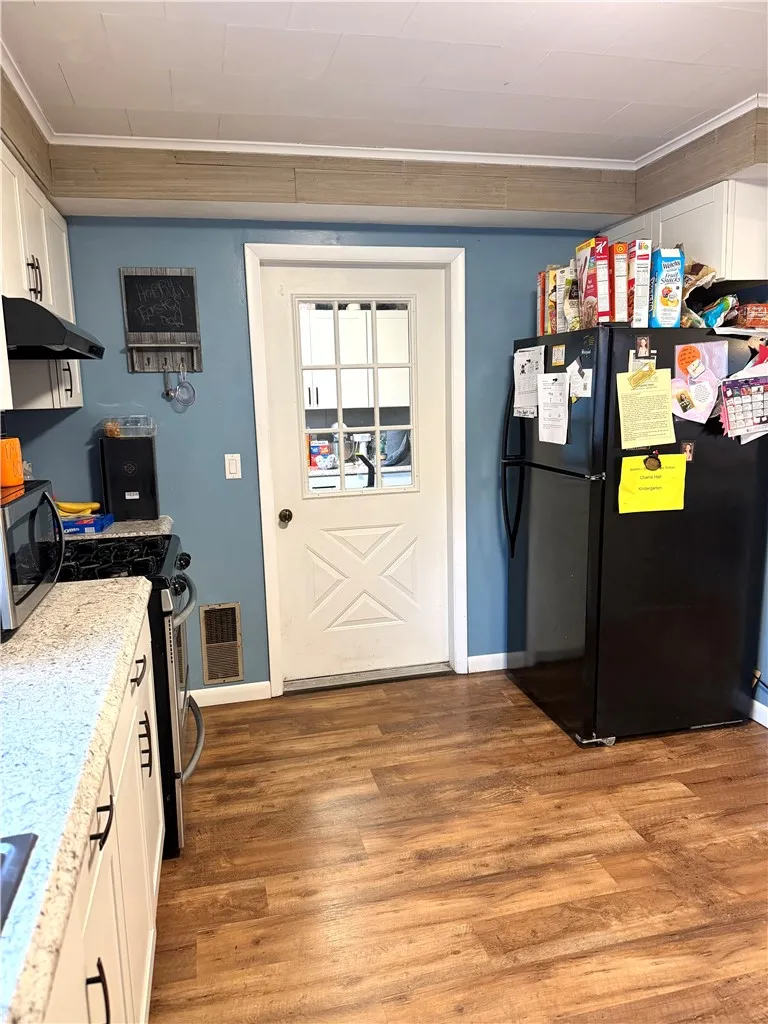 Door enters into a mudroom