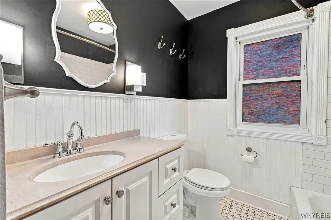 798 Abbott Road, Buffalo, New York 14220, Buffalo, New York 14220, 6 Bedroom Bedrooms, ,2 BathroomBathrooms,Residential,For Sale,798 Abbott Road, Buffalo, New York 14220,0,B1719239