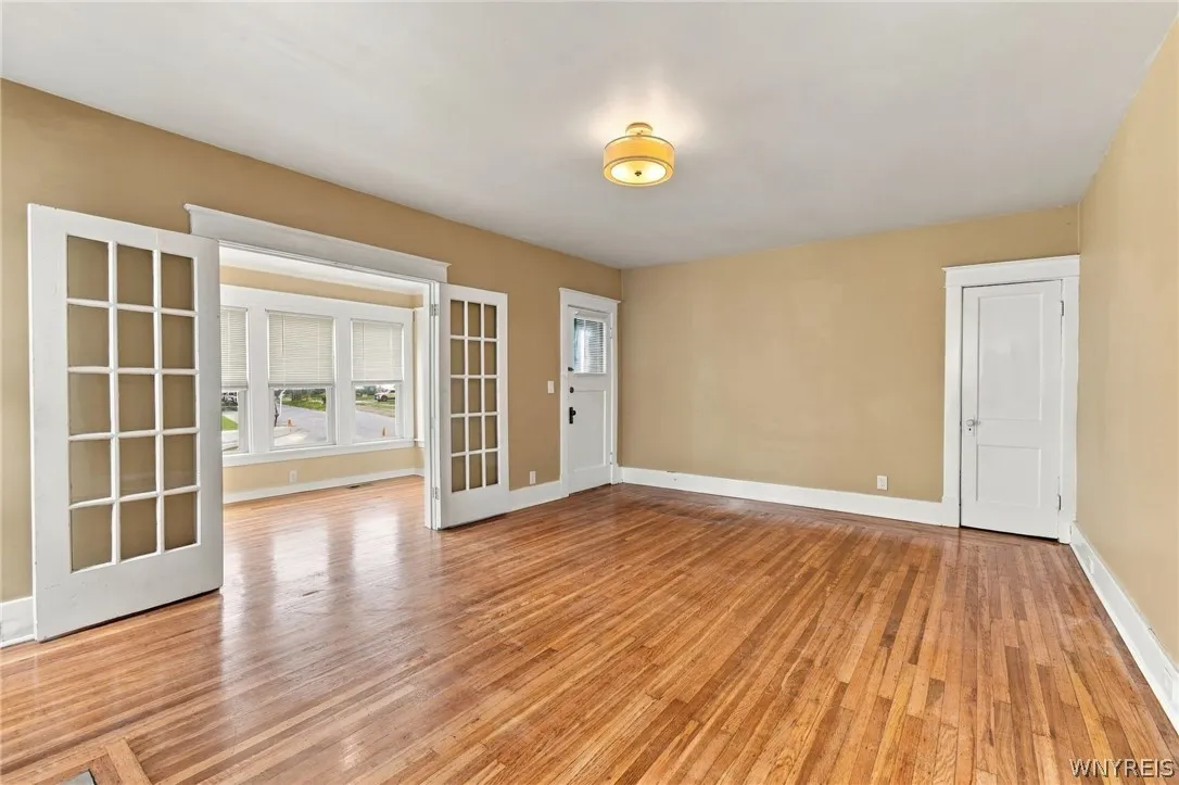 798 Abbott Road, Buffalo, New York 14220, Buffalo, New York 14220, 6 Bedroom Bedrooms, ,2 BathroomBathrooms,Residential,For Sale,798 Abbott Road, Buffalo, New York 14220,0,B1719239