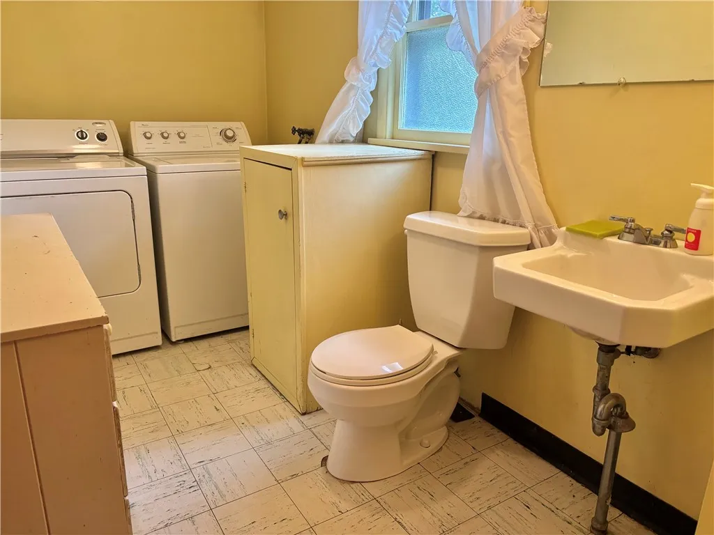 2137 West Ridge Road, Greece, New York 14626, Greece, New York 14626, 3 Bedroom Bedrooms, 9 Room Rooms,1 BathroomBathrooms,Residential,For Sale,2137 West Ridge Road, Greece, New York 14626,0,R1718961