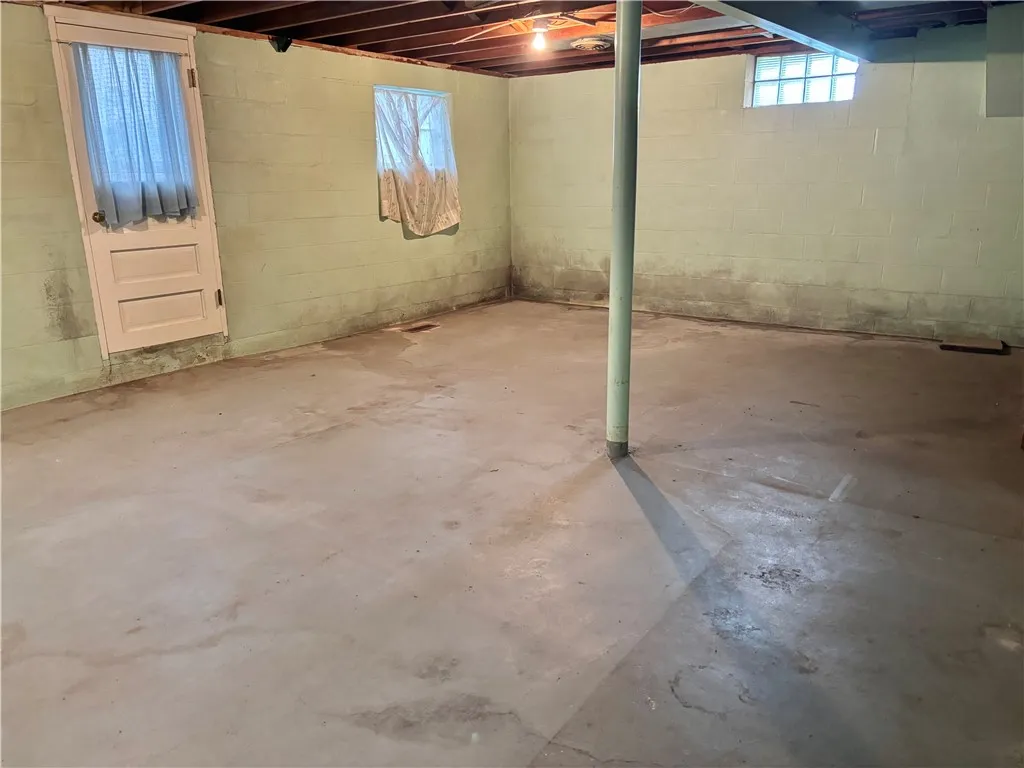2137 West Ridge Road, Greece, New York 14626, Greece, New York 14626, 3 Bedroom Bedrooms, 9 Room Rooms,1 BathroomBathrooms,Residential,For Sale,2137 West Ridge Road, Greece, New York 14626,0,R1718961