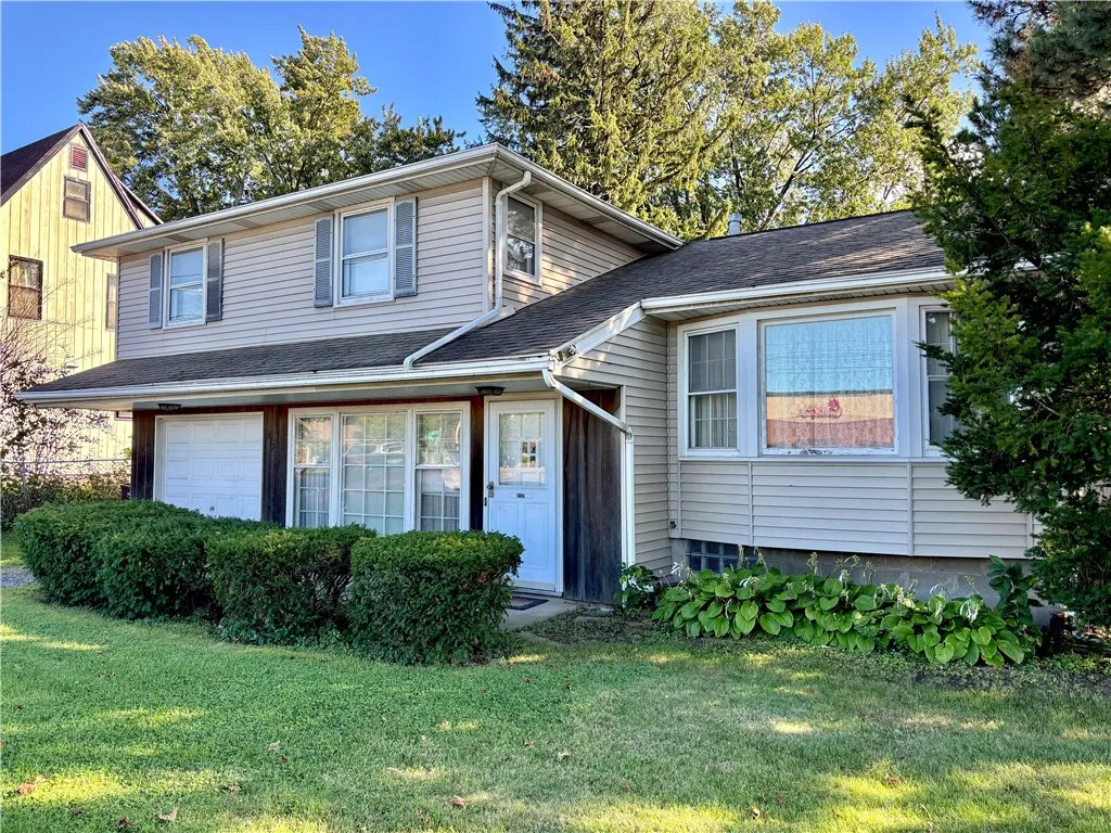 2137 West Ridge Road, Greece, New York 14626, Greece, New York 14626, 3 Bedroom Bedrooms, 9 Room Rooms,1 BathroomBathrooms,Residential,For Sale,2137 West Ridge Road, Greece, New York 14626,0,R1718961