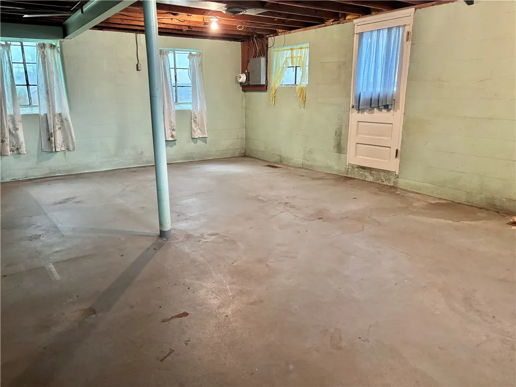 2137 West Ridge Road, Greece, New York 14626, Greece, New York 14626, 3 Bedroom Bedrooms, 9 Room Rooms,1 BathroomBathrooms,Residential,For Sale,2137 West Ridge Road, Greece, New York 14626,0,R1718961
