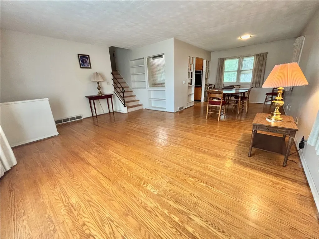 2137 West Ridge Road, Greece, New York 14626, Greece, New York 14626, 3 Bedroom Bedrooms, 9 Room Rooms,1 BathroomBathrooms,Residential,For Sale,2137 West Ridge Road, Greece, New York 14626,0,R1718961