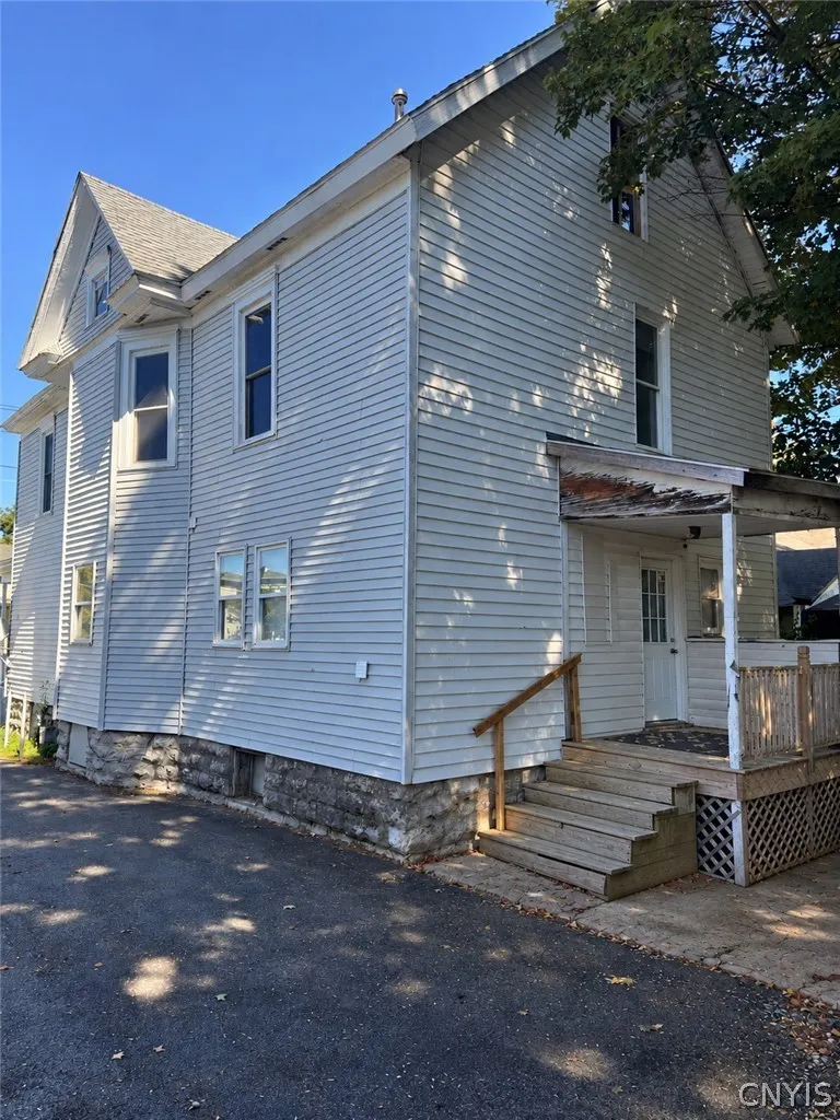 502 Academy Street, Watertown City, New York 13601, Watertown City, New York 13601, 4 Bedroom Bedrooms, ,2 BathroomBathrooms,Residential,For Sale,502 Academy Street, Watertown City, New York 13601,0,S1716250