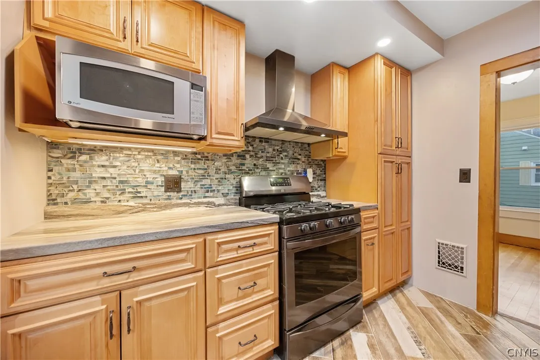 207 Garden City Drive, Salina, New York 13211, Salina, New York 13211, 3 Bedroom Bedrooms, 8 Room Rooms,1 BathroomBathrooms,Residential,For Sale,207 Garden City Drive, Salina, New York 13211,0,S1719358