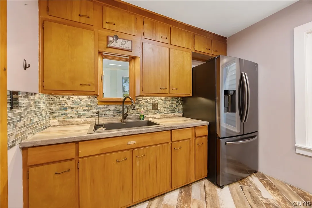 207 Garden City Drive, Salina, New York 13211, Salina, New York 13211, 3 Bedroom Bedrooms, 8 Room Rooms,1 BathroomBathrooms,Residential,For Sale,207 Garden City Drive, Salina, New York 13211,0,S1719358