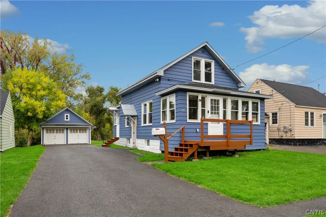 207 Garden City Drive, Salina, New York 13211, Salina, New York 13211, 3 Bedroom Bedrooms, 8 Room Rooms,1 BathroomBathrooms,Residential,For Sale,207 Garden City Drive, Salina, New York 13211,0,S1719358