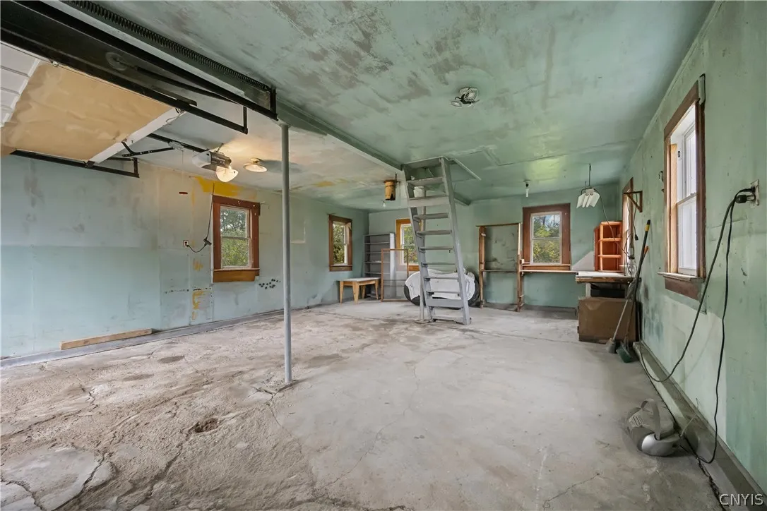 207 Garden City Drive, Salina, New York 13211, Salina, New York 13211, 3 Bedroom Bedrooms, 8 Room Rooms,1 BathroomBathrooms,Residential,For Sale,207 Garden City Drive, Salina, New York 13211,0,S1719358